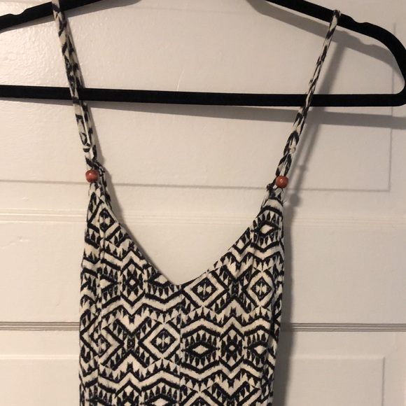 Stretchy black and white cross back dress. Size medium. Excellent condition. - Picture 4 of 4